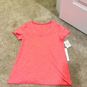Caslon Rounded V-neck T-shirt Size S